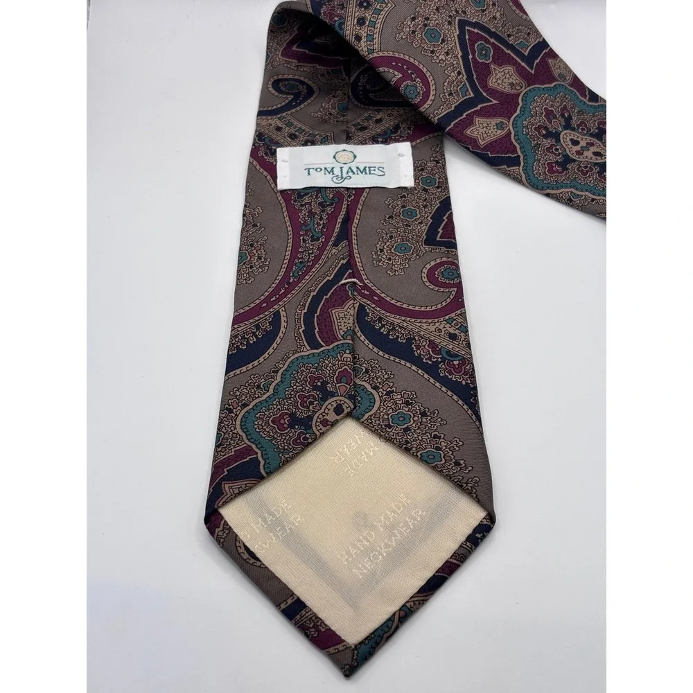 Tom James Silk Tie Mens OS Taupe Plum Paisley Medallion Handmade Necktie‎ Wide